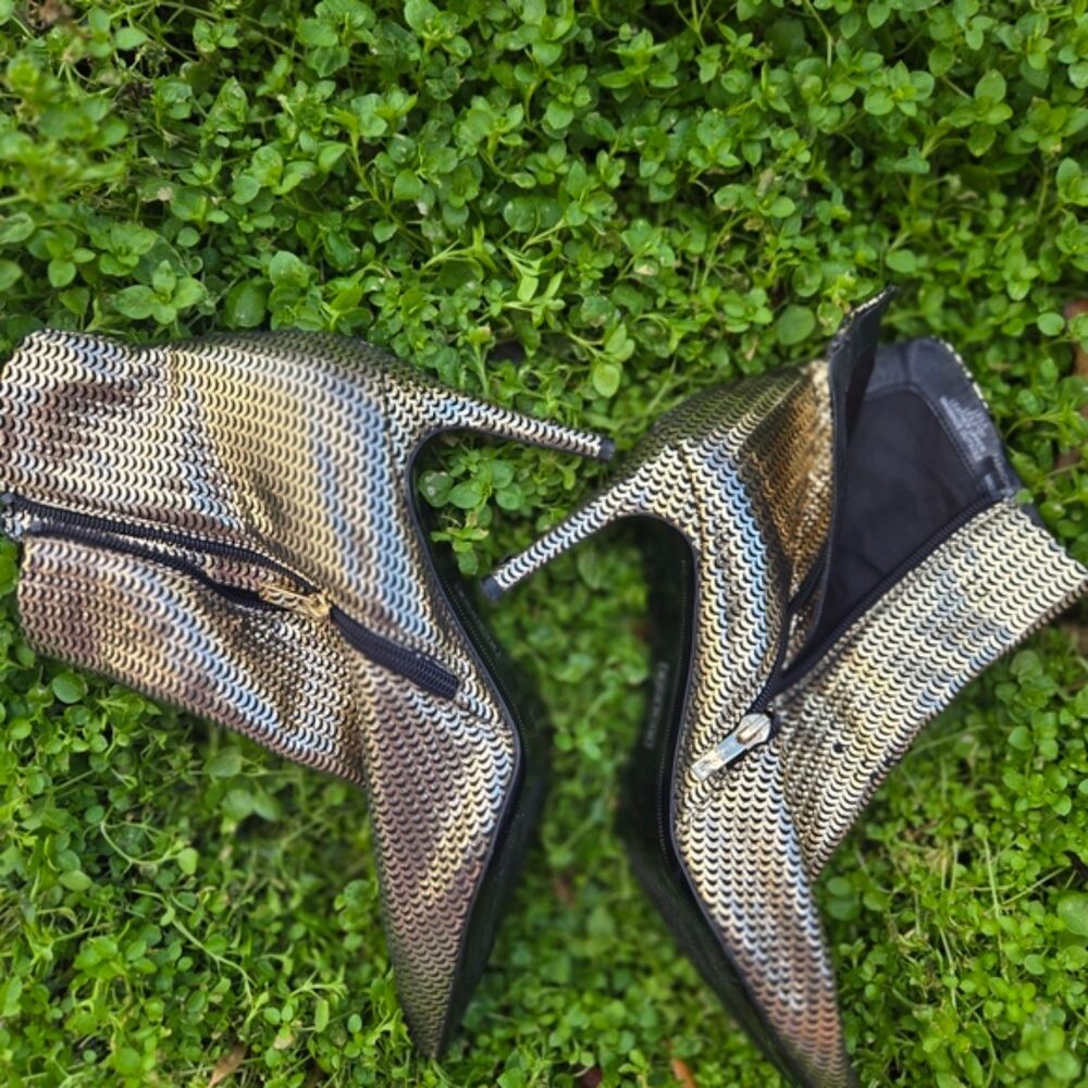 Steve Madden Metallic Scale Ankle Boots | Women’s 9 | Pointed Toe Stiletto Heel - Picture 3 of 10